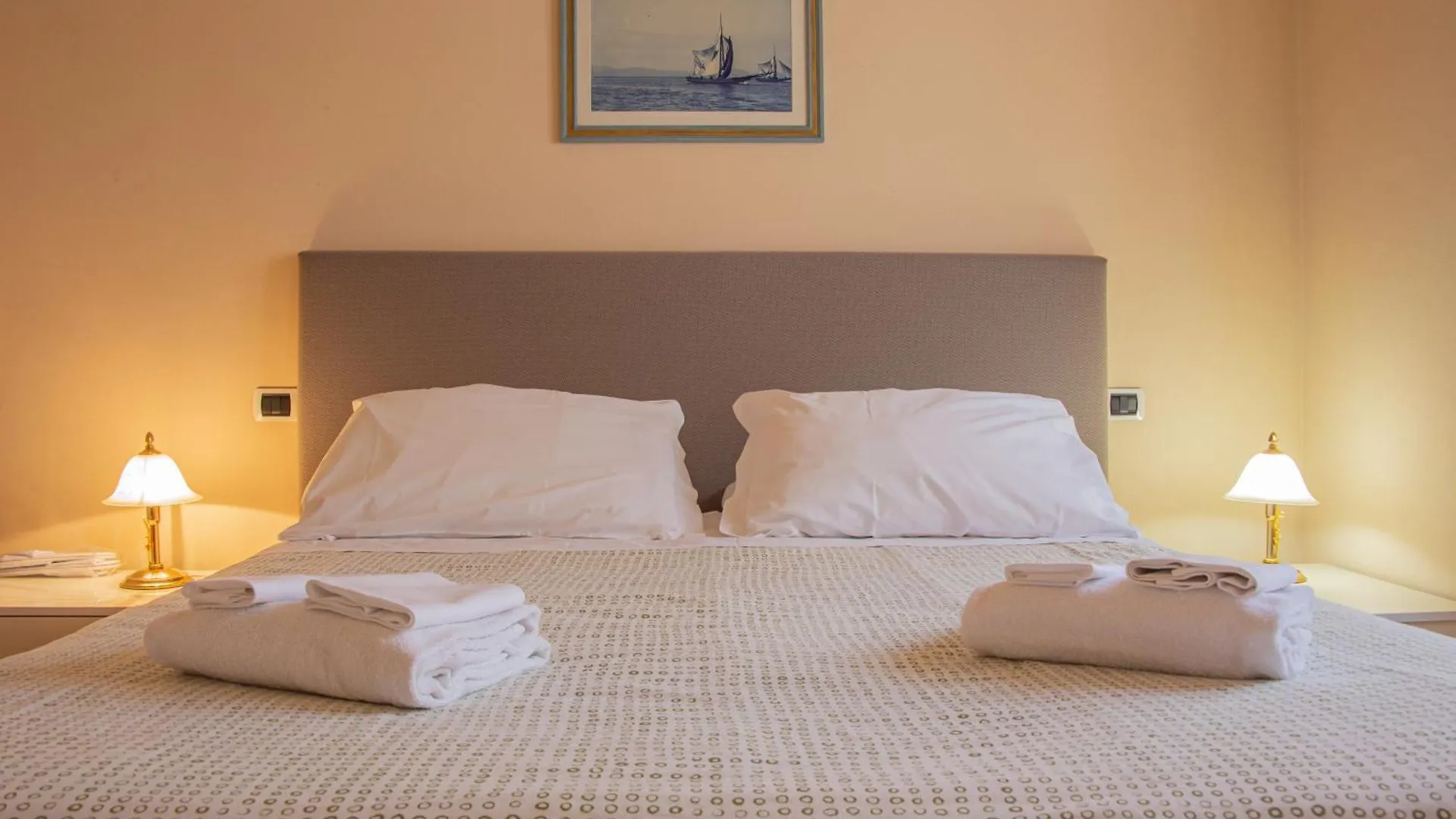 Casa Paolina Aparthotel Lucca 3*,